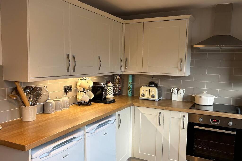 Cosy 2 Bed, Home From Home Haddenham  Екстериор снимка