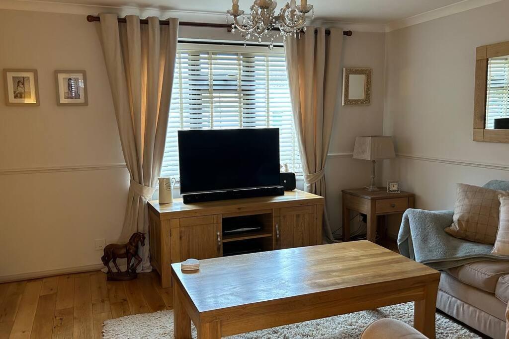 Cosy 2 Bed, Home From Home Haddenham  Екстериор снимка