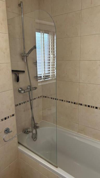Cosy 2 Bed, Home From Home Haddenham  Екстериор снимка