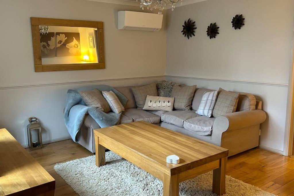 Cosy 2 Bed, Home From Home Haddenham  Екстериор снимка