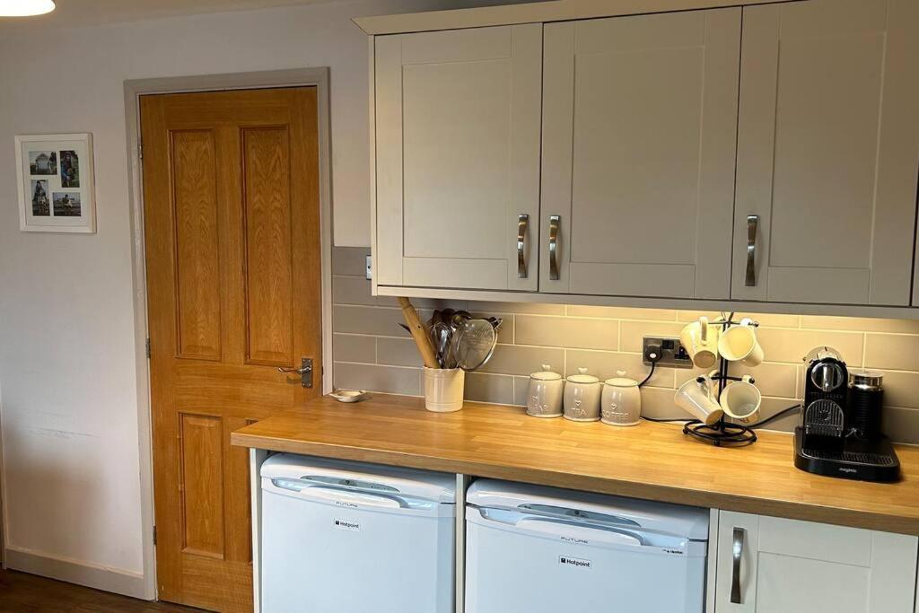 Cosy 2 Bed, Home From Home Haddenham  Екстериор снимка