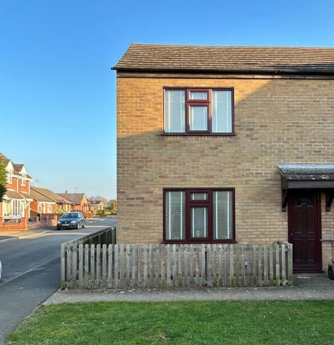 Cosy 2 Bed, Home From Home Haddenham  Екстериор снимка